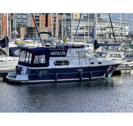 Used Motorboat Nimbus 380 Commander