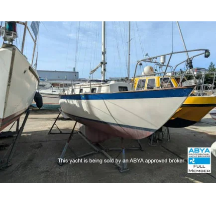 Used Sailboat Victoria 30