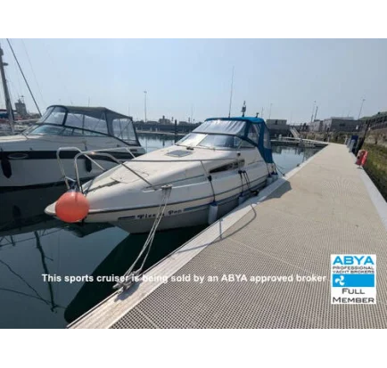 Used Motorboat Sealine Senator 230