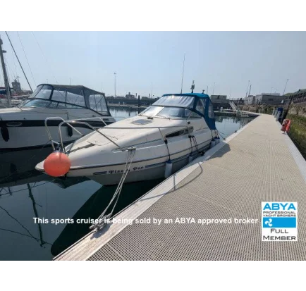 Bateau à moteurs d'occasion Sealine Senator 230