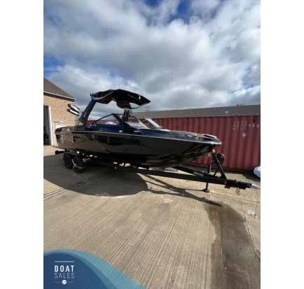 Used Motorboat Centurion Ri245