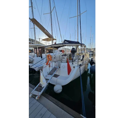 Used Sailboat Beneteau 331